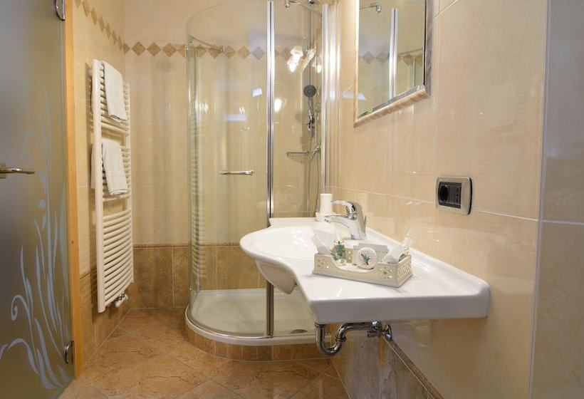 تختخواب و صبحانه Garni Hotel And Apartments Wildbach