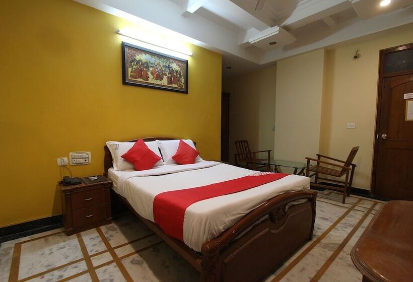 酒店 Kubera Palace By Oyo Rooms
