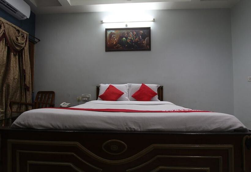 酒店 Kubera Palace By Oyo Rooms