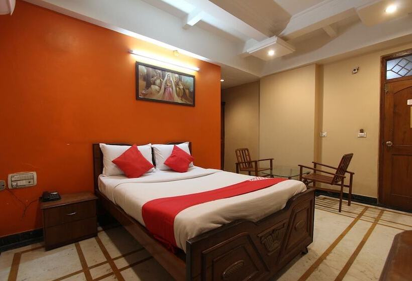 酒店 Kubera Palace By Oyo Rooms