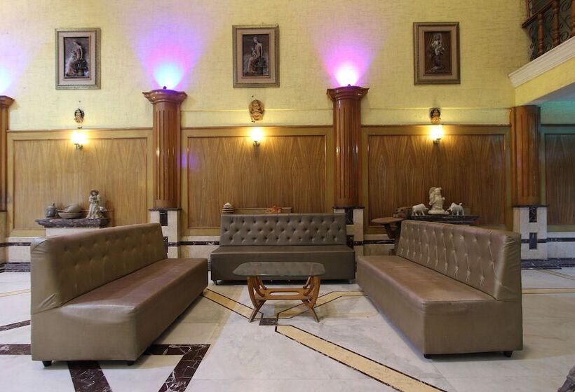 酒店 Kubera Palace By Oyo Rooms