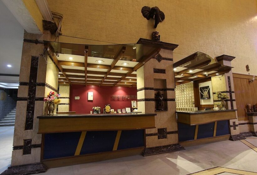 酒店 Kubera Palace By Oyo Rooms