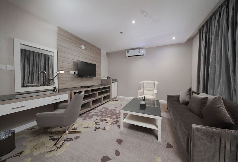 هتل Swiss In Park Tabuk