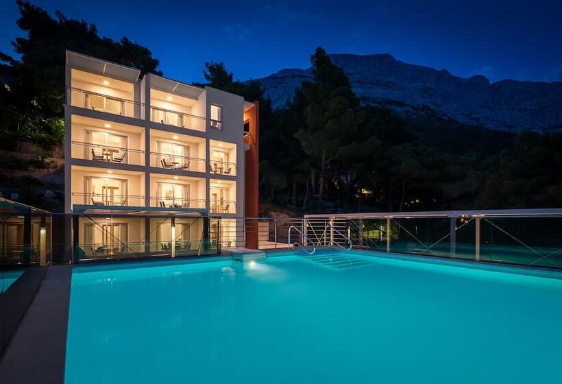 Noemia Apartments