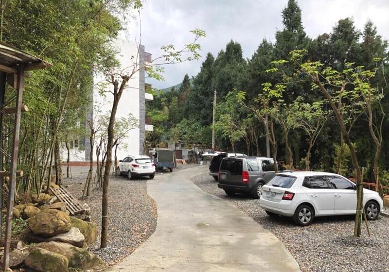 تختخواب و صبحانه Xitou Bi Xue Shan Lin Homestay