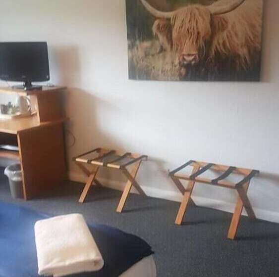 Хостел Old Red House