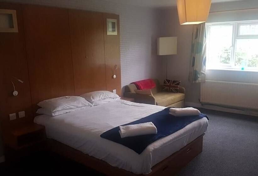 Хостел Old Red House