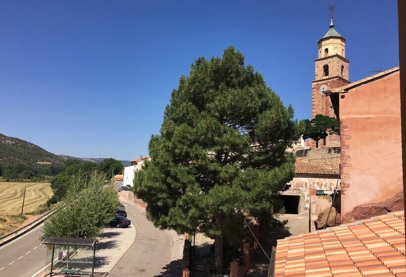 فندق Restaurante Torres De Albarracín