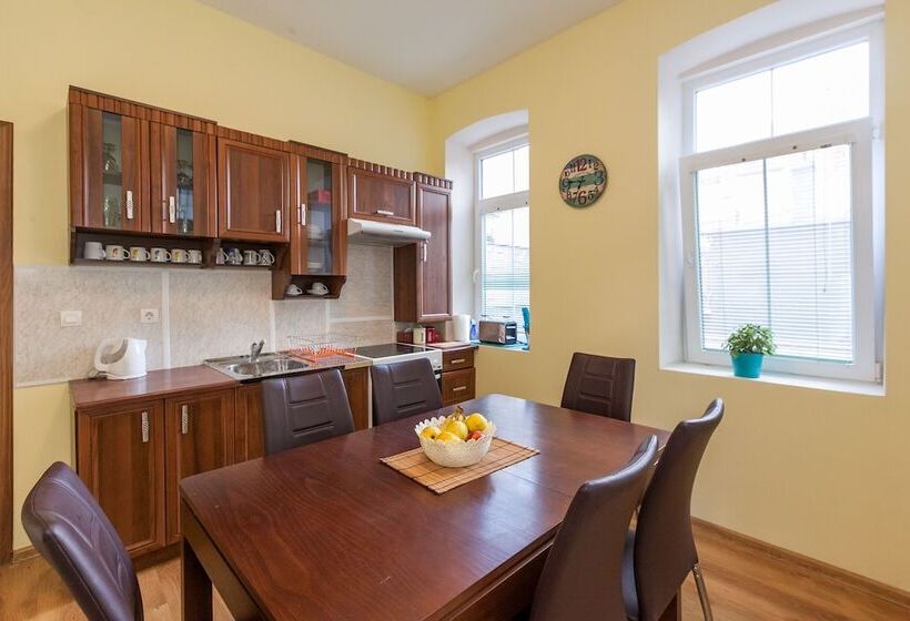 Nomado Hostel