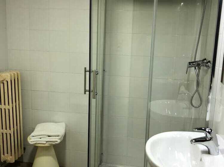 פנסיון Hostal Di Verena