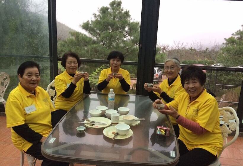 تختخواب و صبحانه Ji Ye Leisure Land