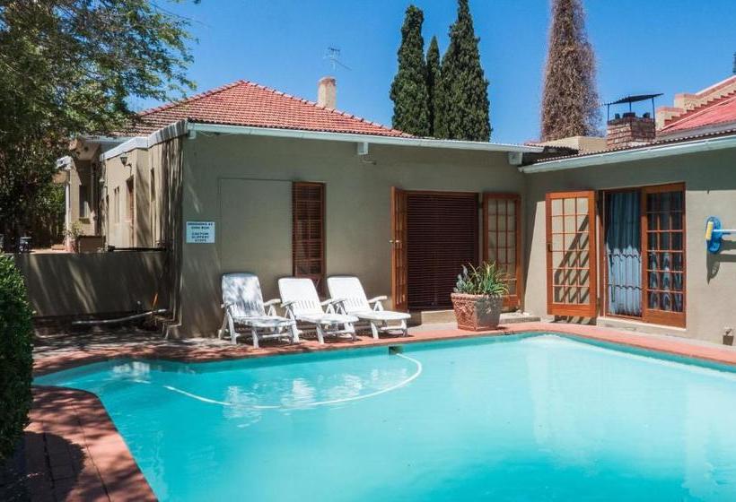 Pensão Avondblij Guest House B&b