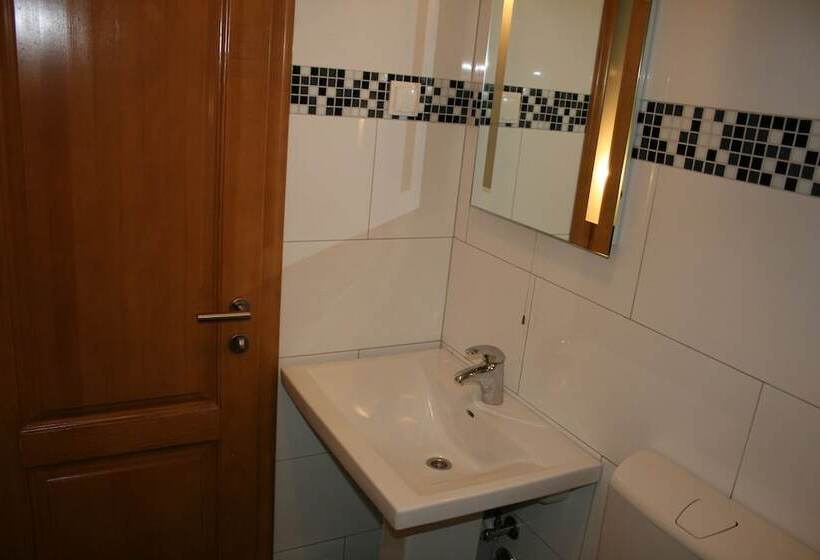 پانسیون Rooms And Apartments Emily