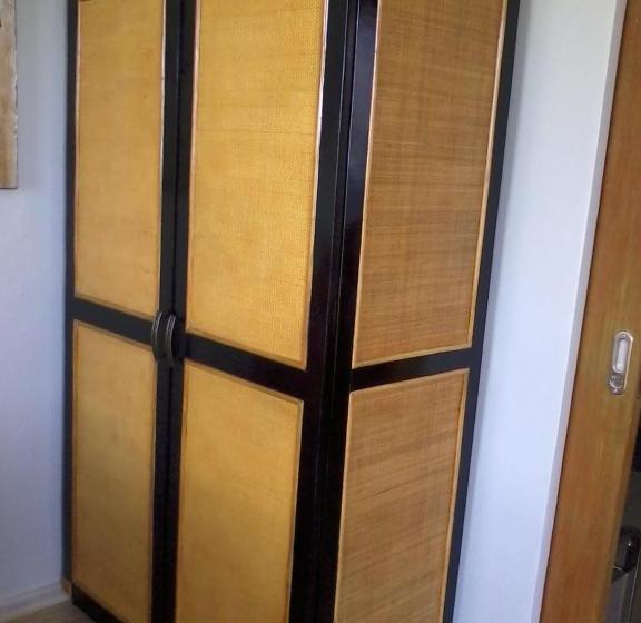 בית מלון כפרי Mactan Island Condo La Mirada Residence , Beach Resort , Large 1 Bedroom , Pools , Ocean Views, Fast