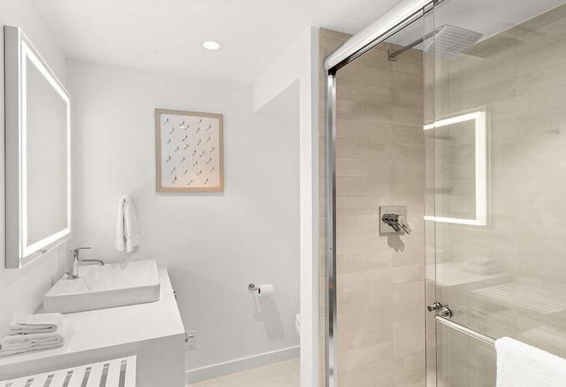 Fifth Avenue Condominiums By Frias
