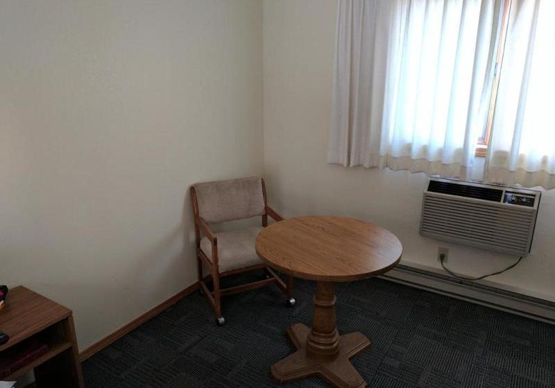 Fort Three Forks Motel & R V Park