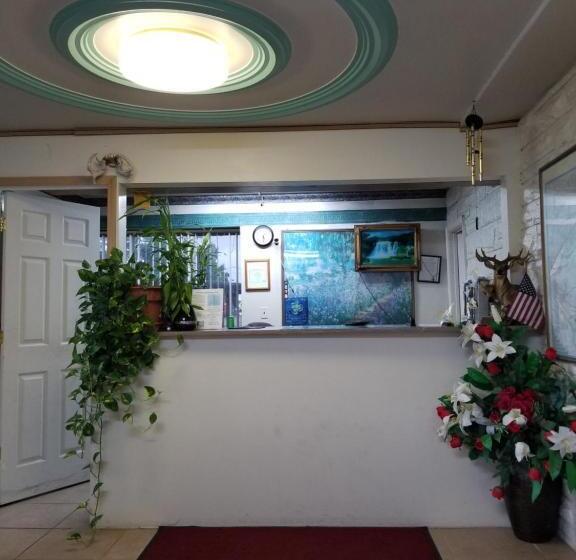 Gray Plaza Motel West Frankfort