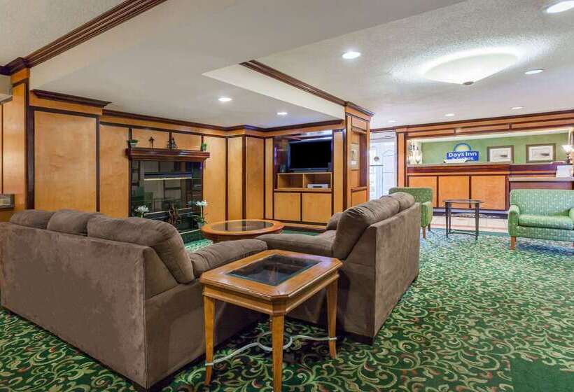 בית מלון כפרי Days Inn & Suites By Wyndham Warren