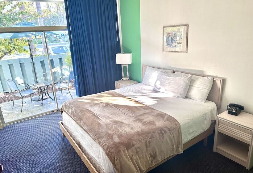 בית מלון כפרי Foghorn Harbor Inn