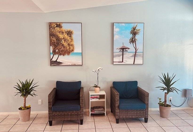 בית מלון כפרי Foghorn Harbor Inn