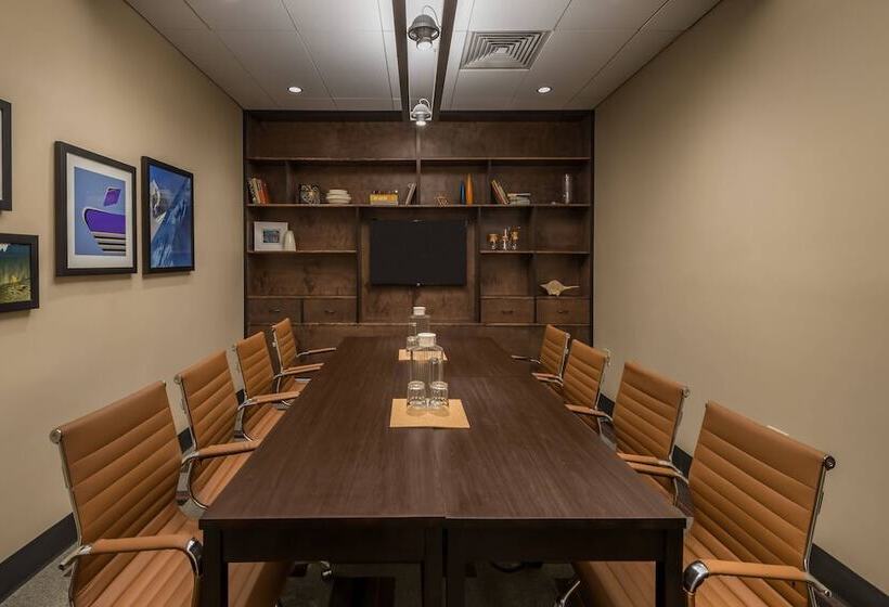 هتل Four Points By Sheraton Juneau