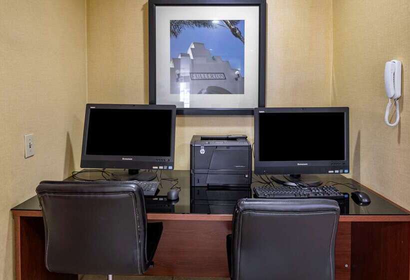 בית מלון כפרי Quality Inn Placentia Anaheim Fullerton