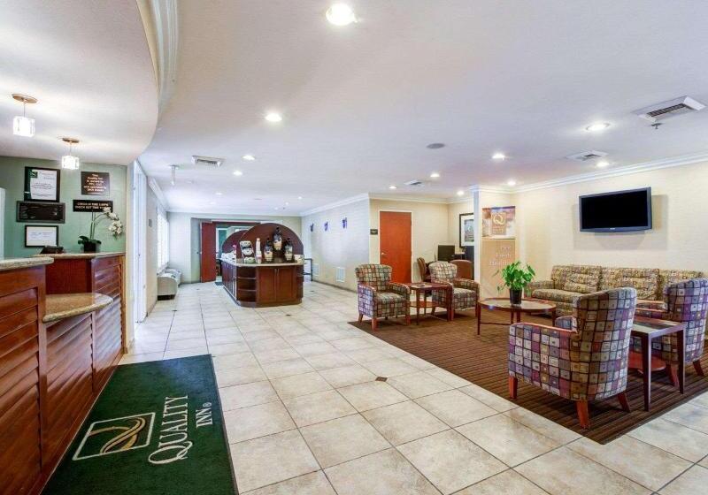בית מלון כפרי Quality Inn Placentia Anaheim Fullerton