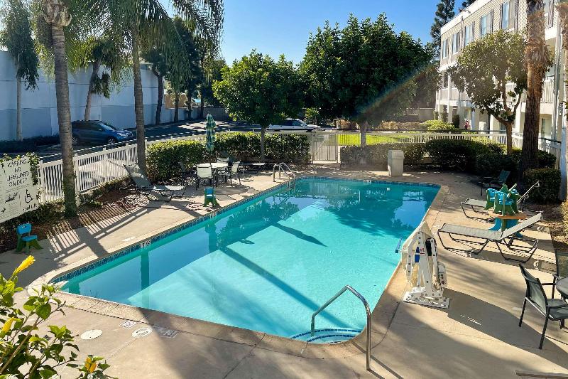בית מלון כפרי Quality Inn Placentia Anaheim Fullerton