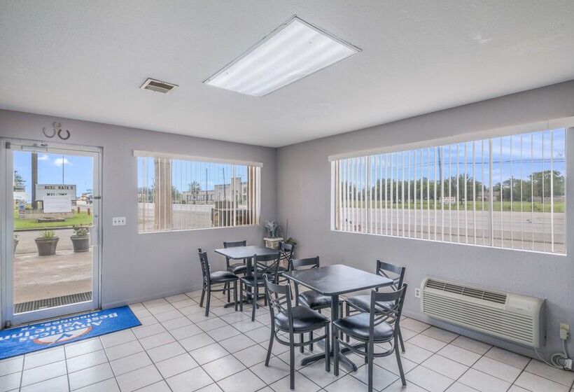 מוטל Americas Best Value Inn Giddings