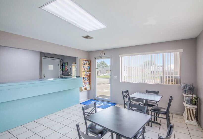 מוטל Americas Best Value Inn Giddings