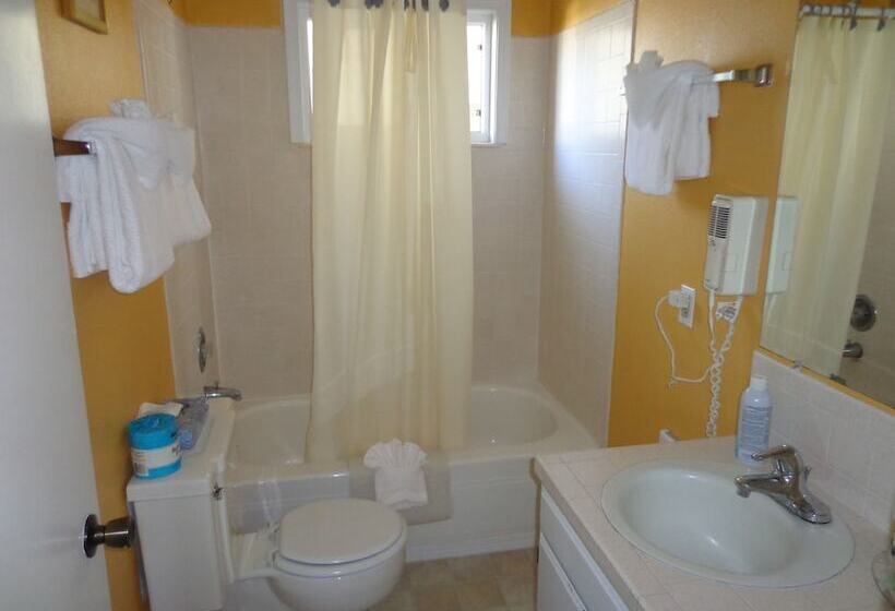 מוטל Ocean Shores Inn & Suites