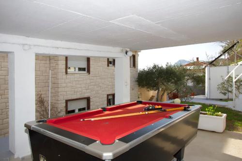 Apartments With Pool Vrdoljak