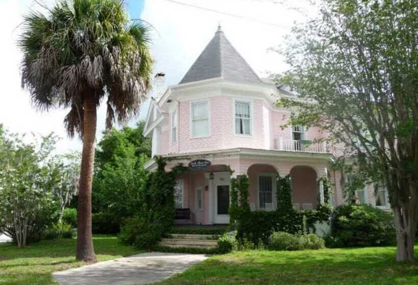 Bed and Breakfast North Street Inn