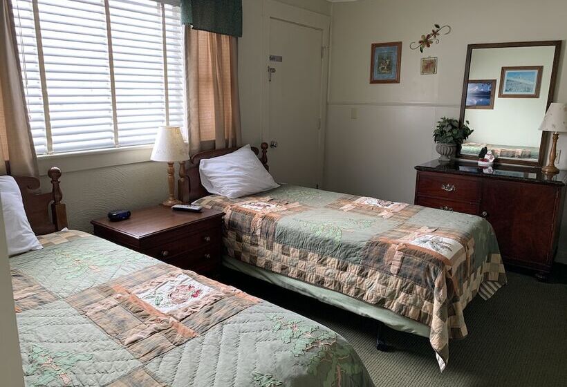 Carrollmotel And Cottages