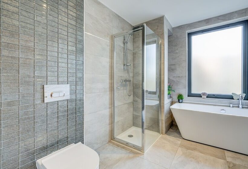 The Concord Modern 2 Bedroom Apartment