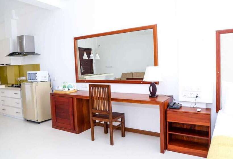 Отель Apna Colombo