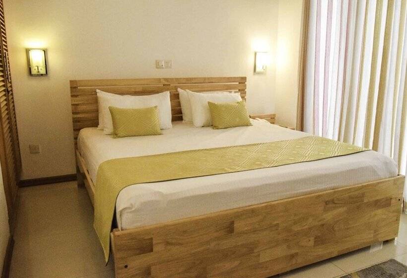 Отель Apna Colombo