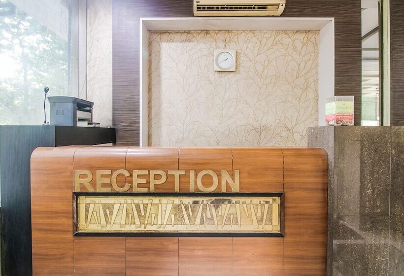 ホテル Dhiraj Residency By Oyo Rooms