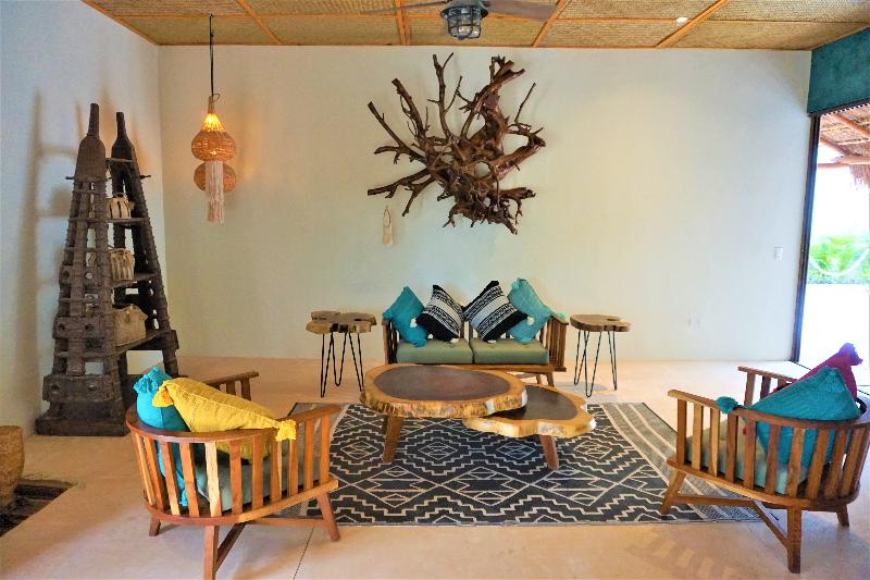 هتل La Puerta Azul Beachfront  Adults Only