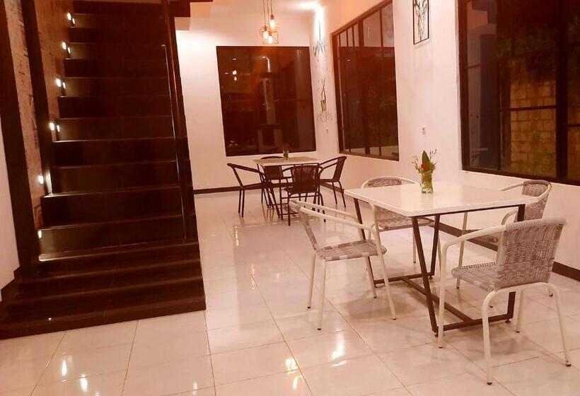 هتل Cozy Stay Kupang