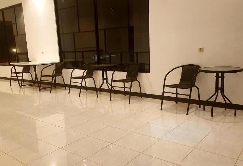 هتل Cozy Stay Kupang