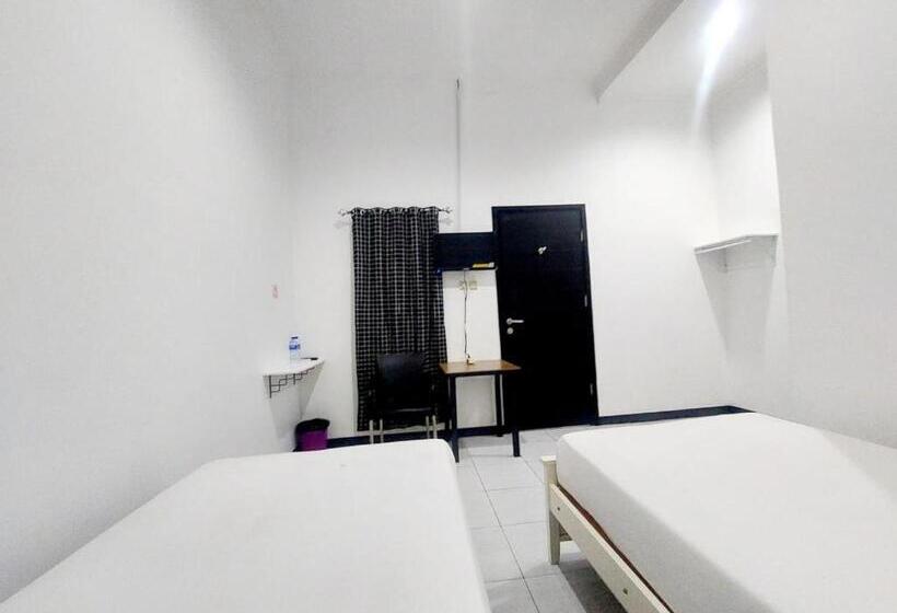 هتل Cozy Stay Kupang