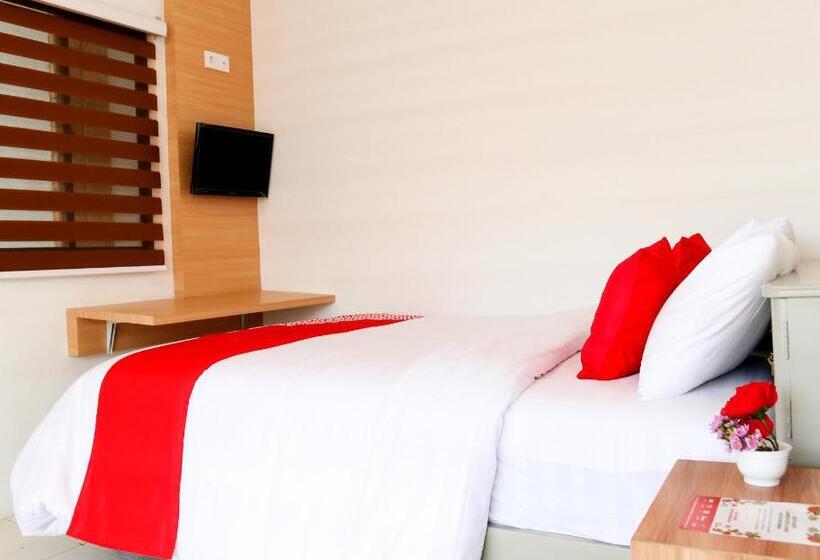 هتل Oyo 1191 Monalisa Residence And Cafe