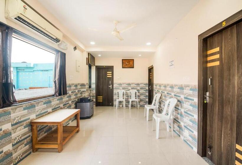 هتل Aahvanam Guest House