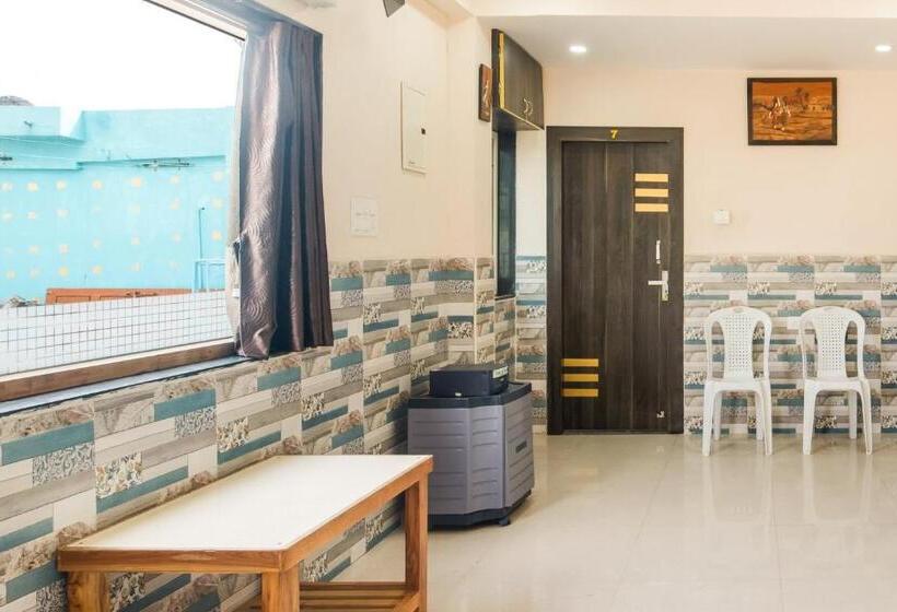 هتل Aahvanam Guest House