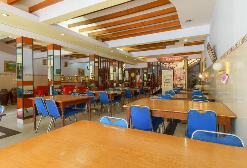 هتل Reddoorz @ Parapat