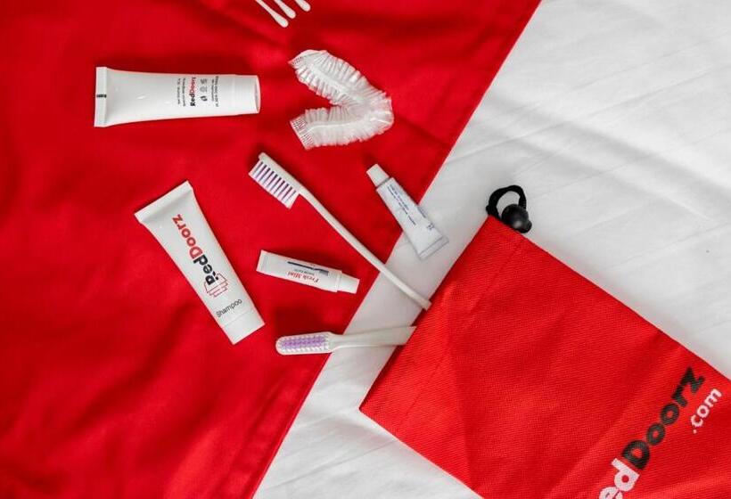 هتل Reddoorz @ Parapat