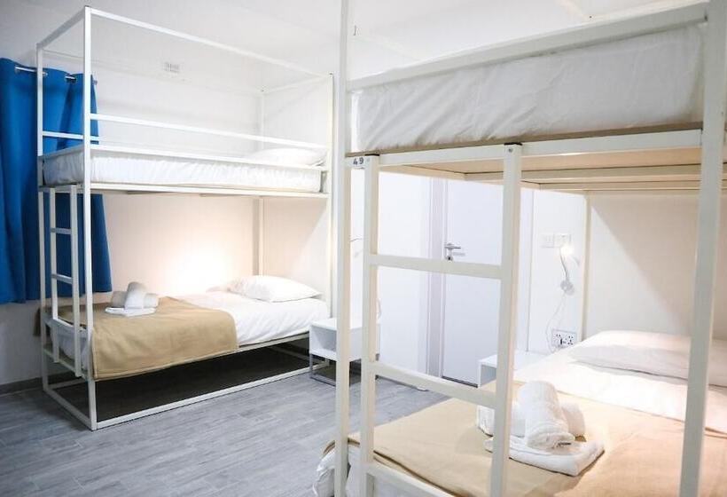 ペンション Am Hostel