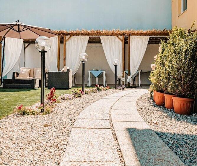 펜션 La Smeralda   Boutique Rooms And Breakfast