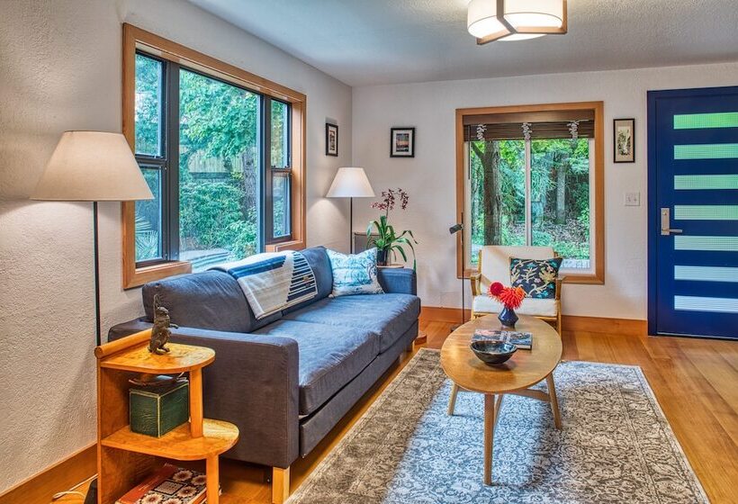 مبيت وإفطار Sehome Garden Inn